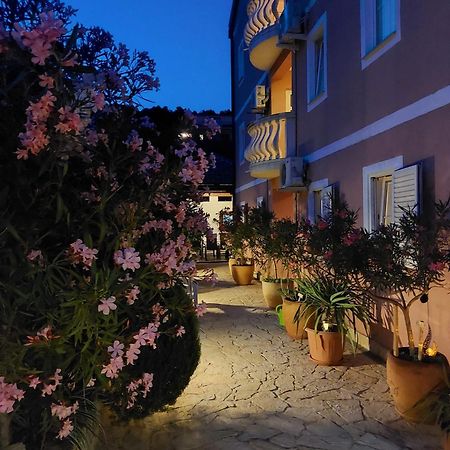 Apartments Ljubo Stari Grad  Extérieur photo
