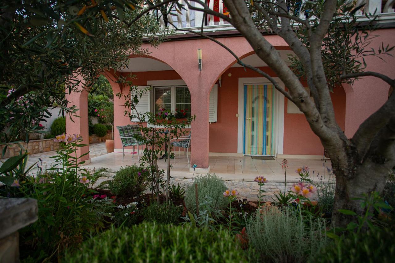 Apartments Ljubo Stari Grad  Extérieur photo
