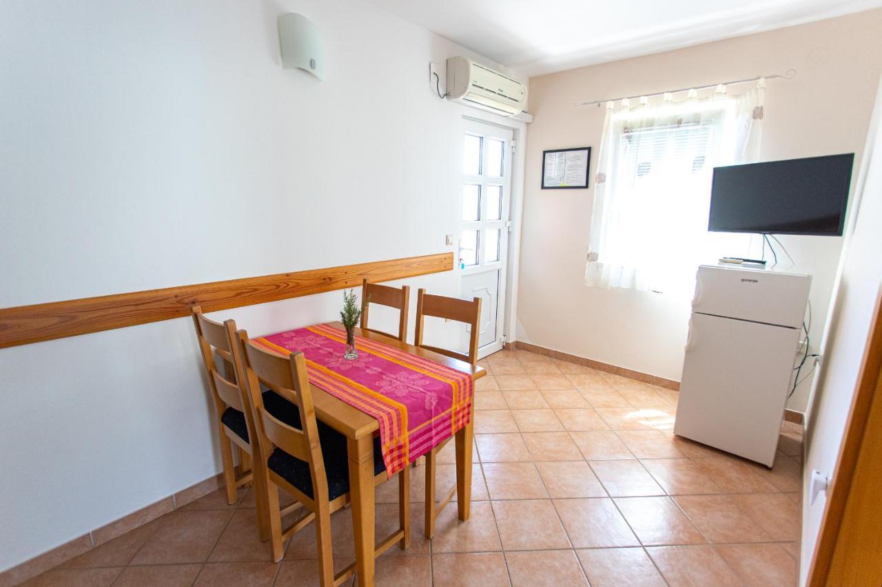 Apartments Ljubo Stari Grad  Extérieur photo