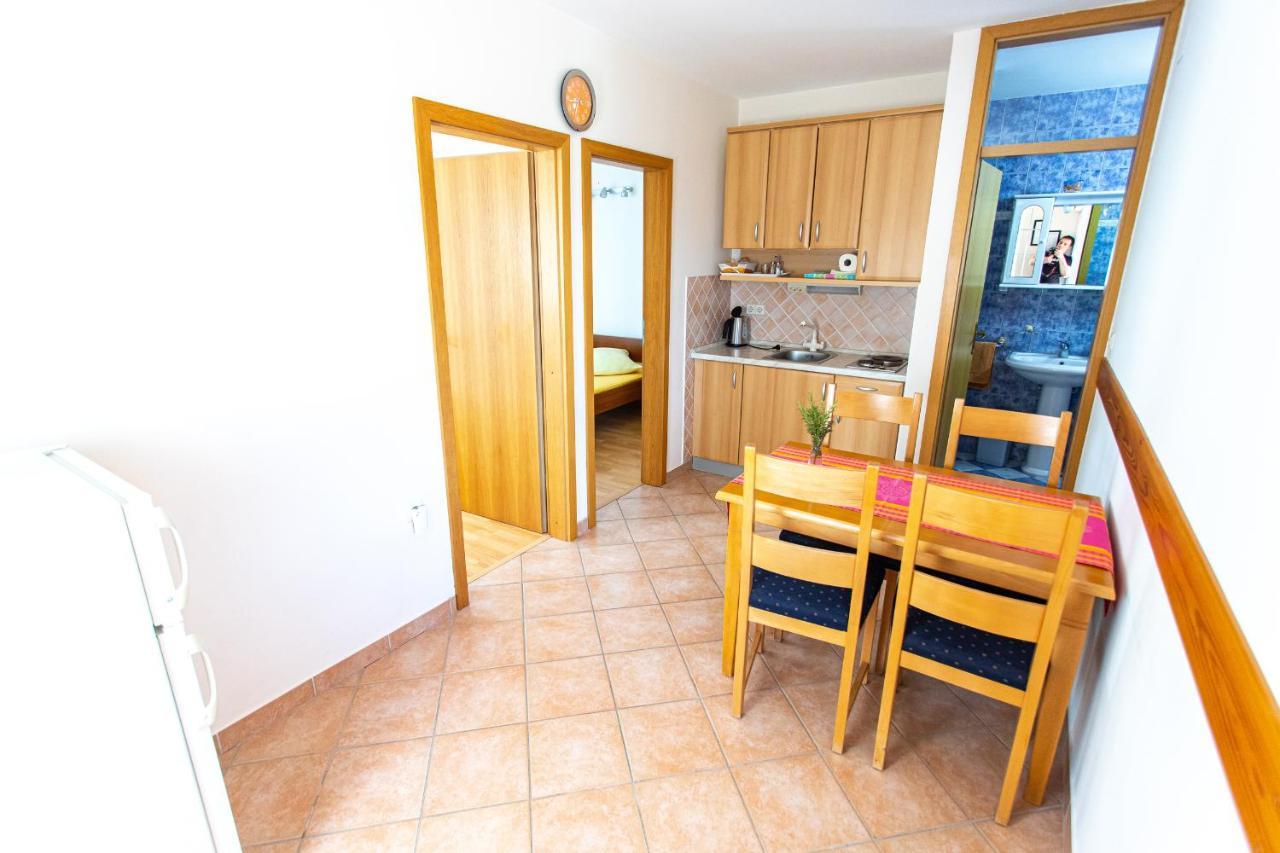 Apartments Ljubo Stari Grad  Extérieur photo