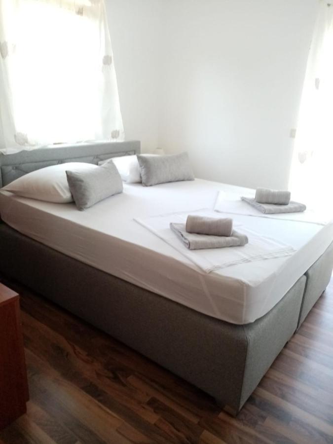Apartments Ljubo Stari Grad  Extérieur photo