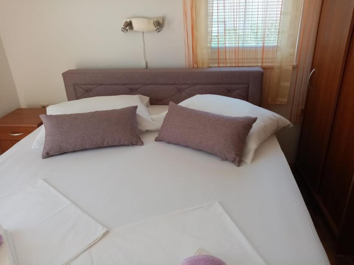 Apartments Ljubo Stari Grad  Extérieur photo